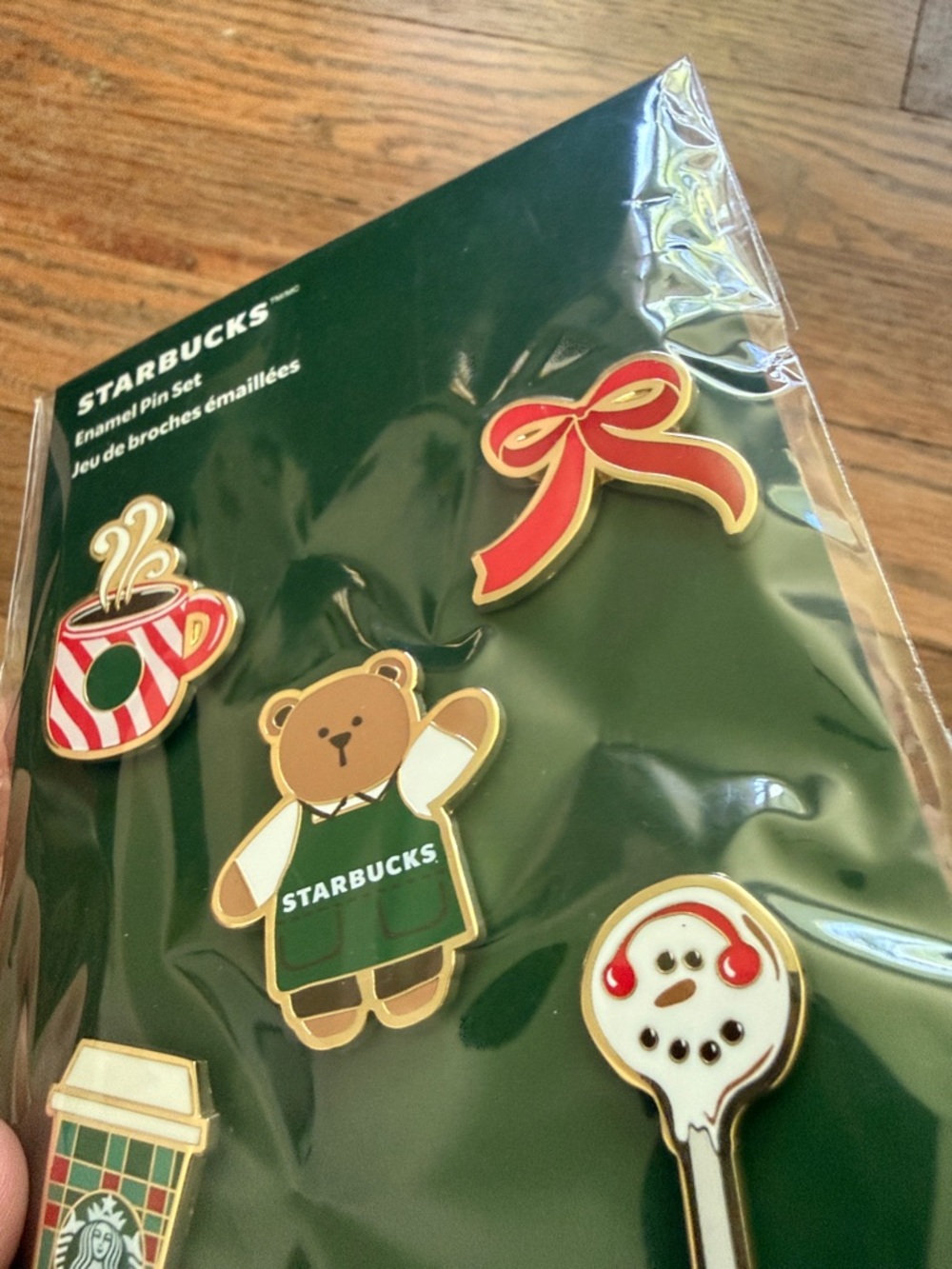 Starbucks Green, Red and White Holiday Enamel Pin Set New With Tags - Picture 6 of 8